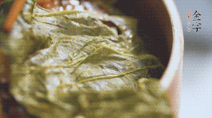 出鍋后撒上蔥花就可以啦。