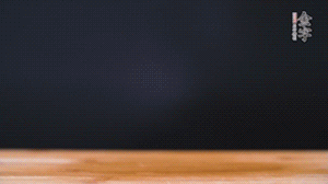 老豆腐切小塊。