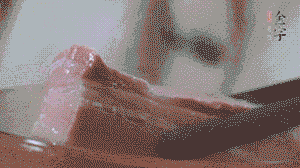 咸肉取出，切片備用。