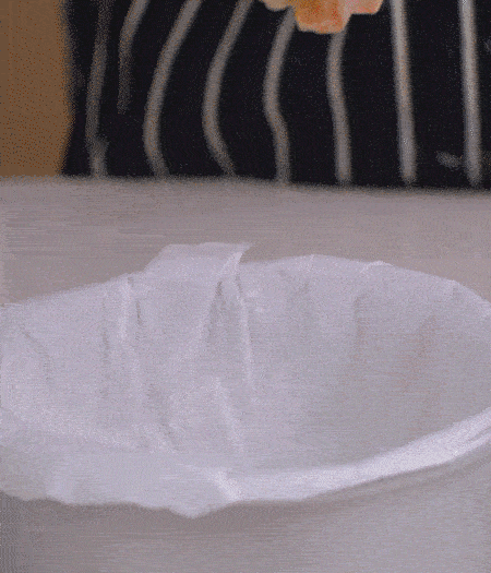 放到容器中，30-36攝氏度的地方發(fā)酵2次。