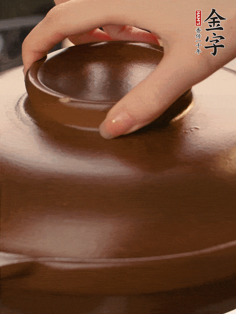 再下日本豆腐煮3分鐘。