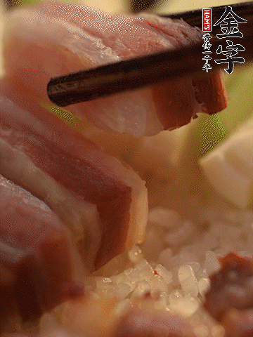 轉(zhuǎn)小火，繼續(xù)蓋蓋子燜2-3分鐘。