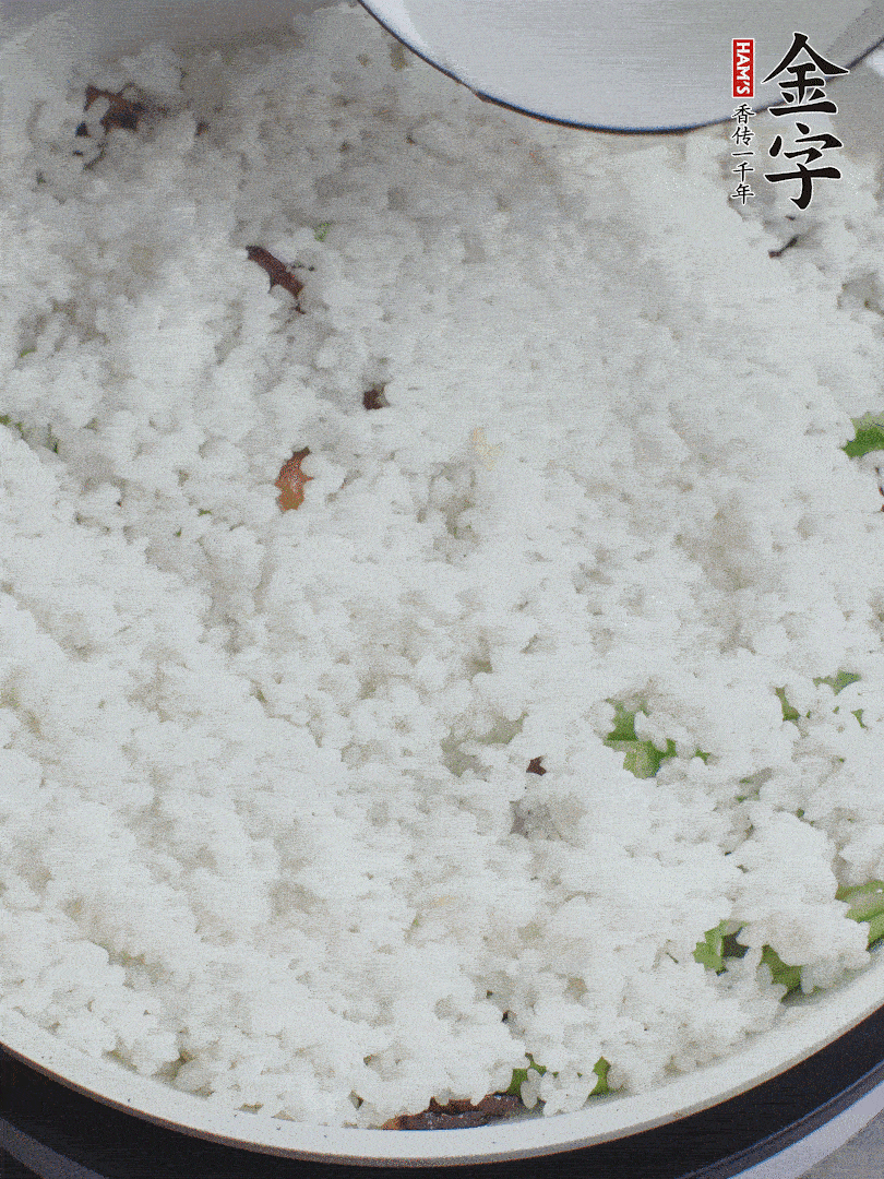 放一碗水，蓋蓋燜煮。