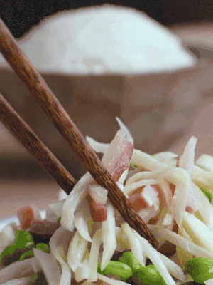 加一點清水炒至斷生。