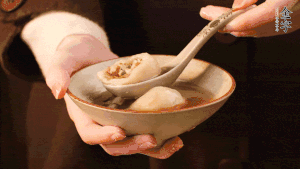 新的一年，我們還是要吃好喝好哦，祝大家元宵快樂！