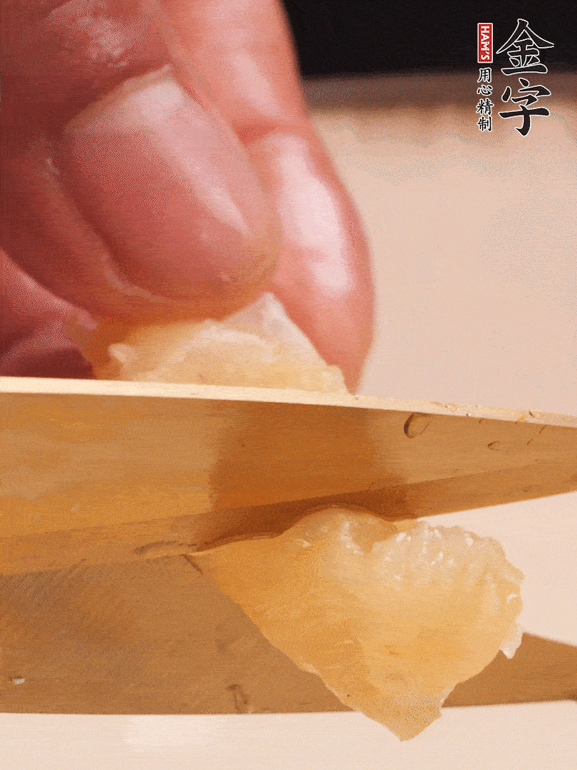 取出放入清水中，清洗表面，再剪成小段