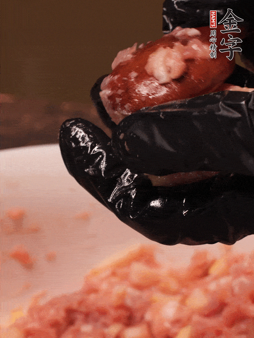 攪拌上勁，15g食用油，再攪拌一下，分成30g小圓球，冰凍1小時