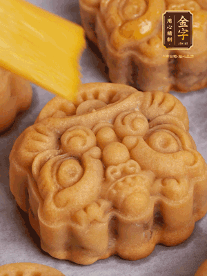 冷卻5分鐘刷上蛋液，160℃再烤10分鐘，回油1晚更香